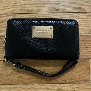 Michael Kors wristlet wallet